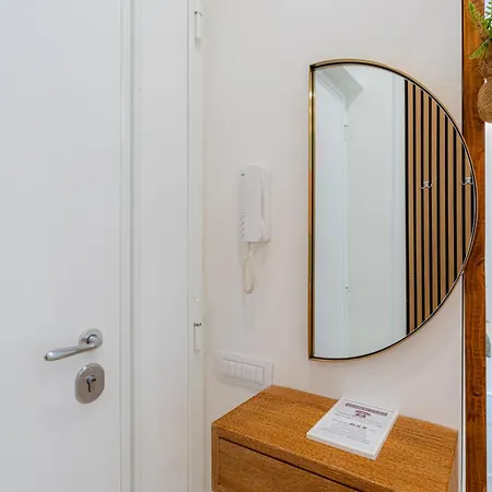 Contessa Elegance 公寓